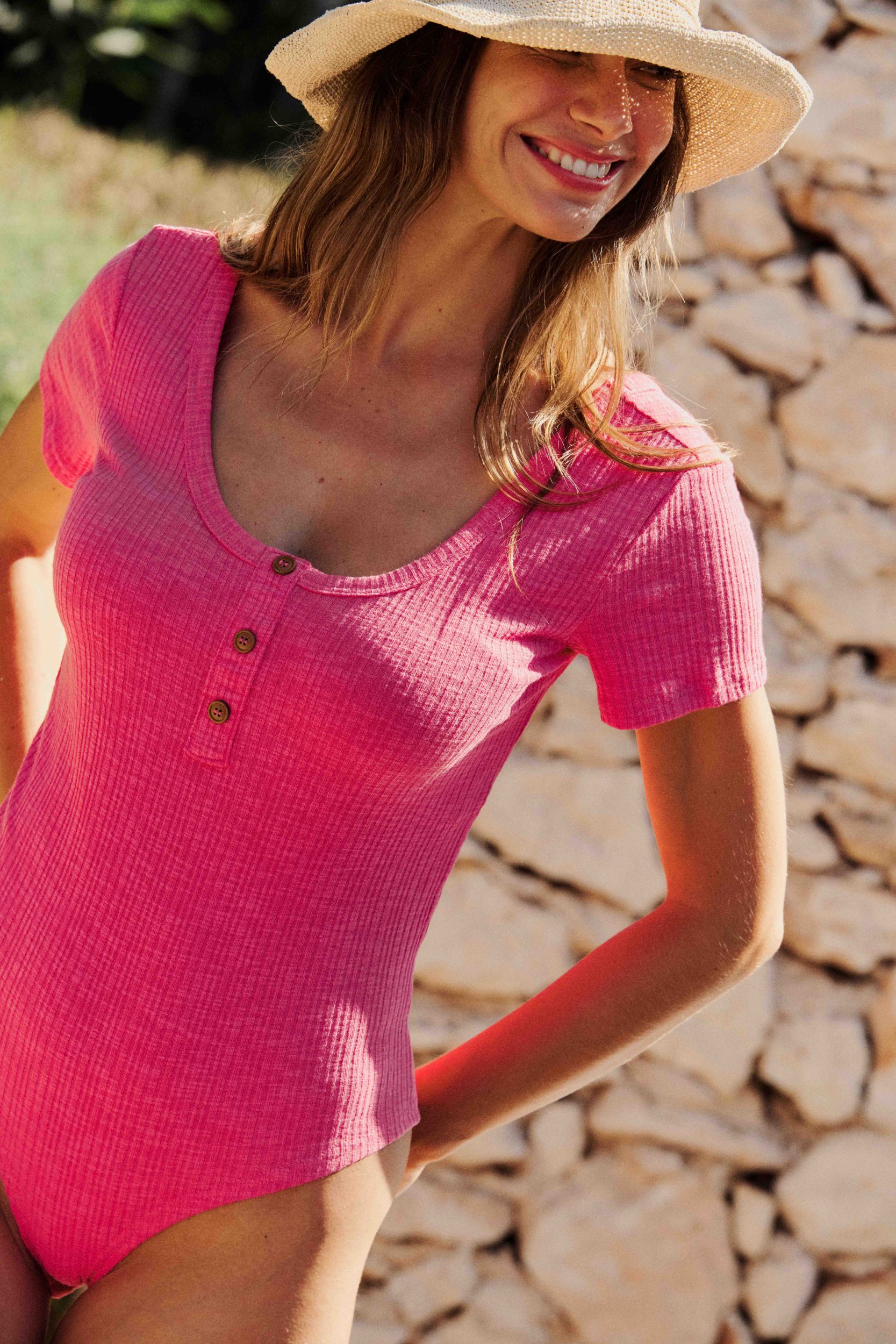 body-giselle-rose-sahoma-00008 Body femme en maille côtelée rose manches courtes - col rond boutonné