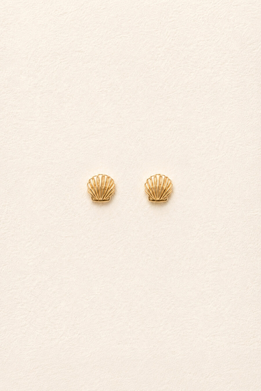 Boucles d'oreilles puces formes coquillage doré - Sahoma