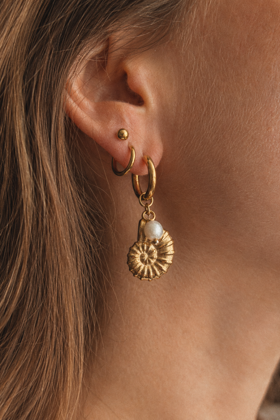 Boucles d’oreilles femme créoles dorées à pendentif coquillage