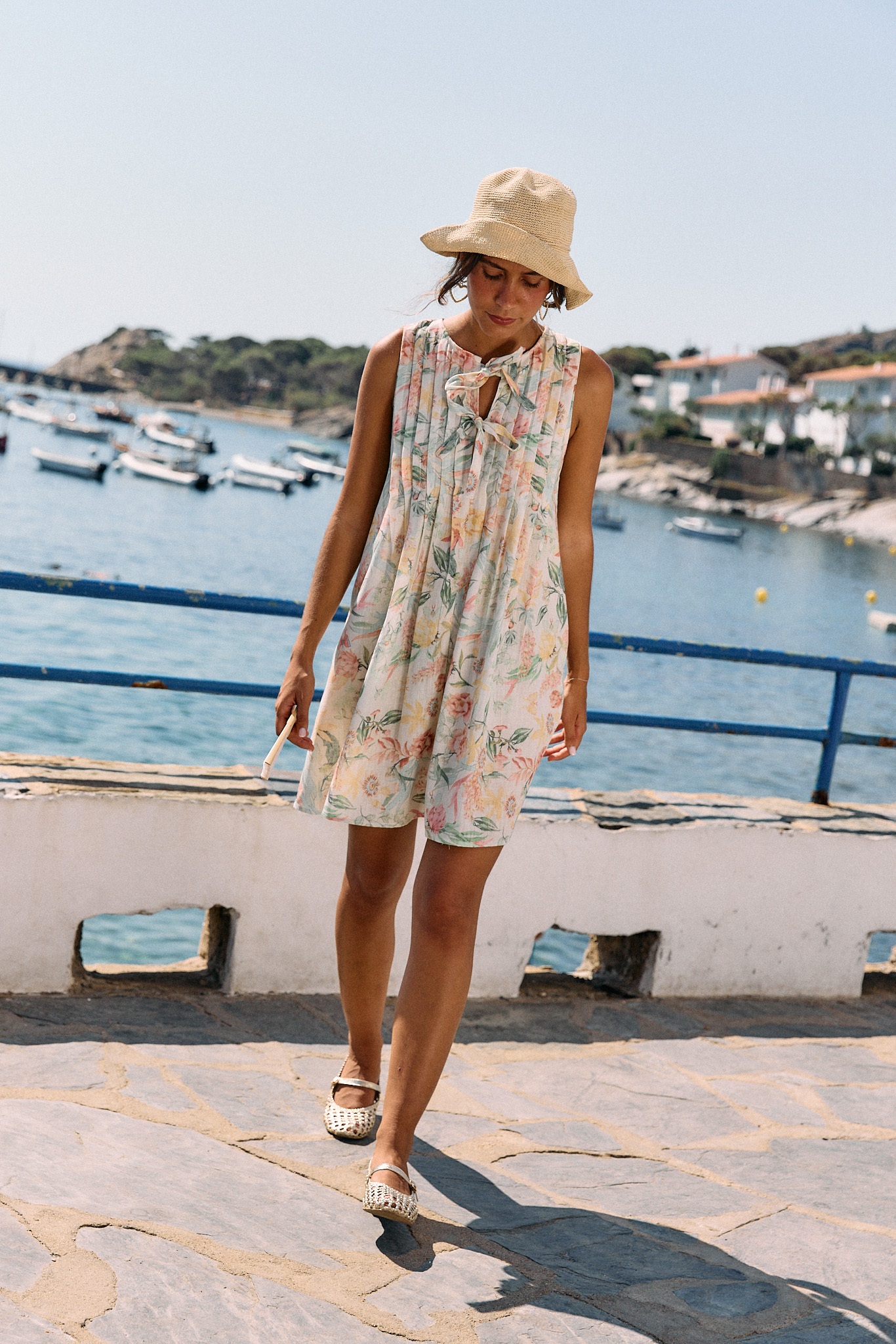 robe-enea-courte-sahoma-00002 Robe courte - coupe fluide - imprimé fleuri vert-rose