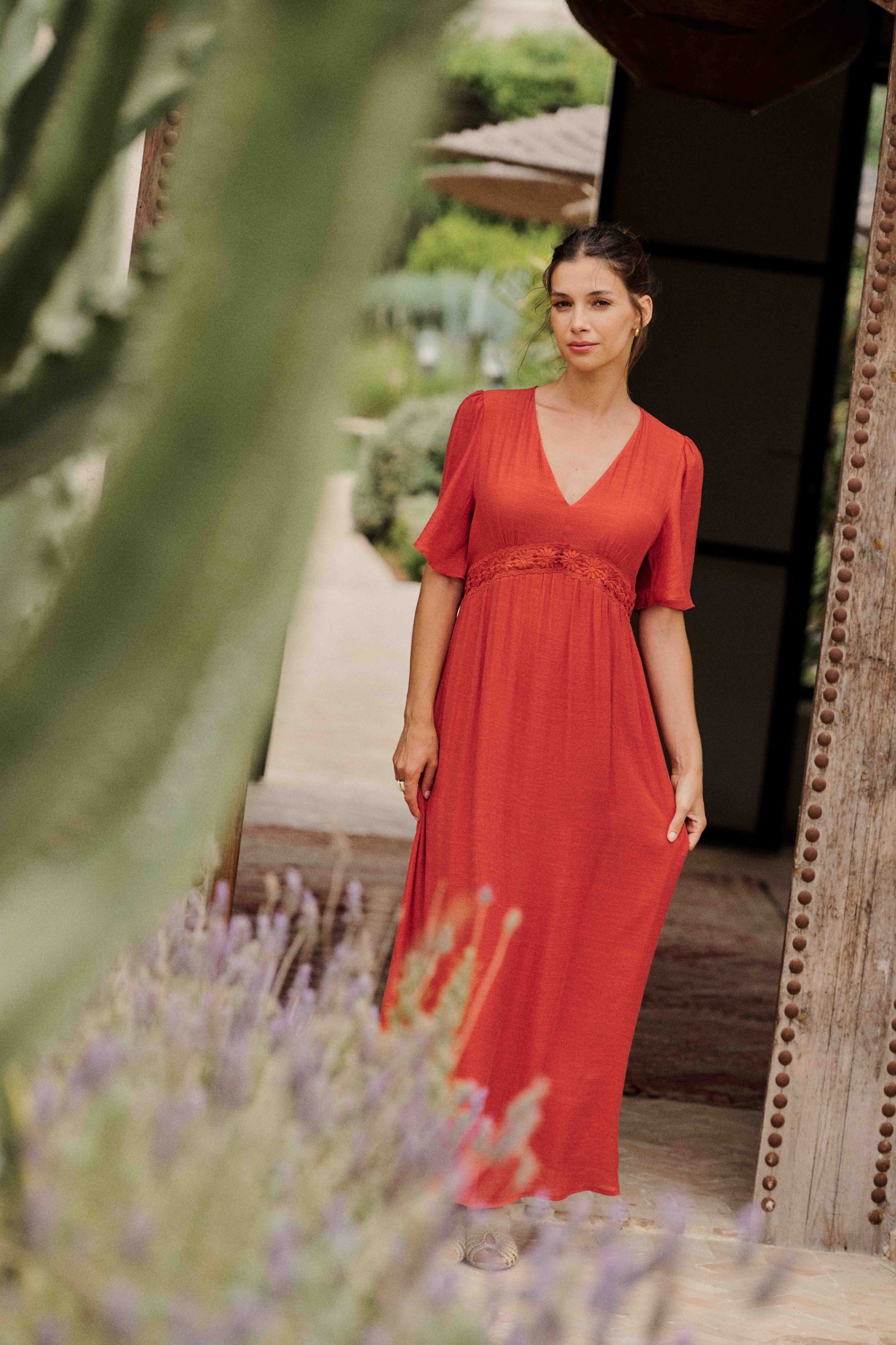 robe-mambo-terracotta-sahoma-00003 Robe femme longue rouge terracotta - col V