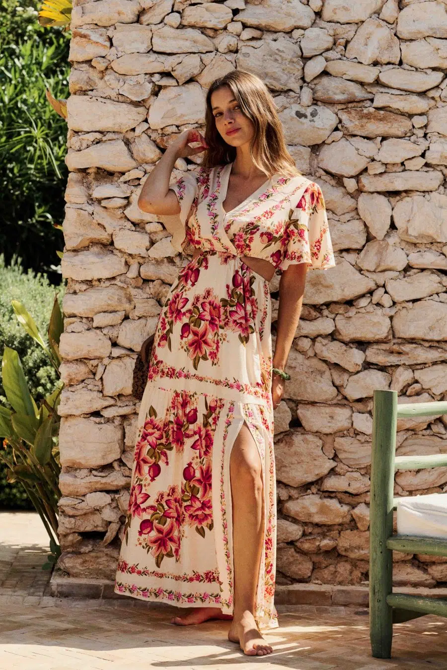 Robe longue - imprimé floral maxi - découpe à la taille – décolleté croisé et manches courtes