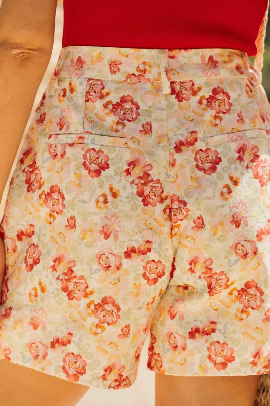 Short femme taille haute en coton imprimé fleuri vert et rouge