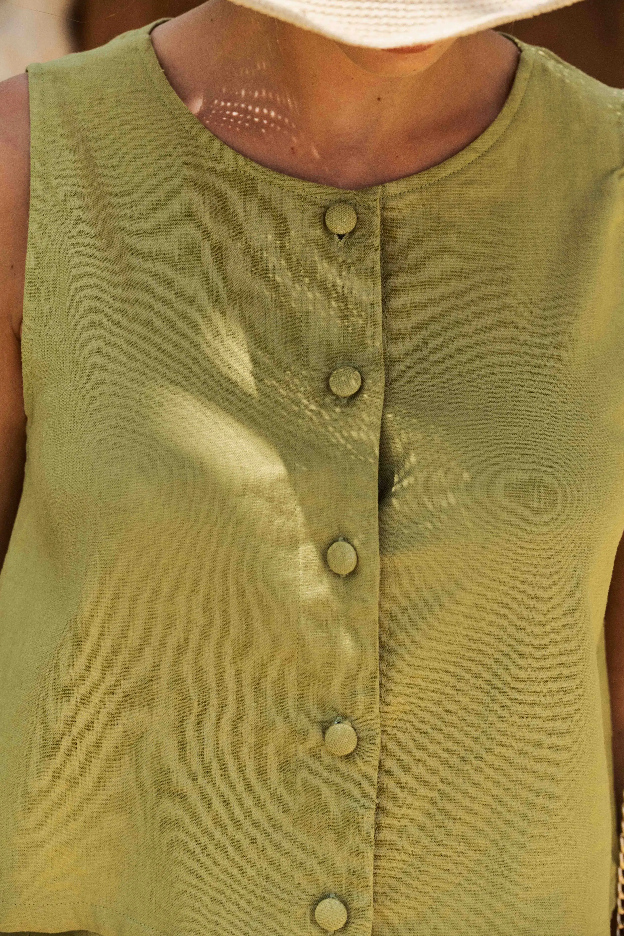 Short femme taille haute en lin vert