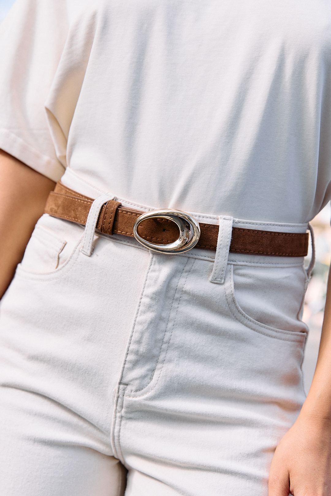 ceinture-olympe-camel-sahoma-00005 Ceinture femme ajustable en cuir camel avec boucle dorée - 5 trous - Sahoma