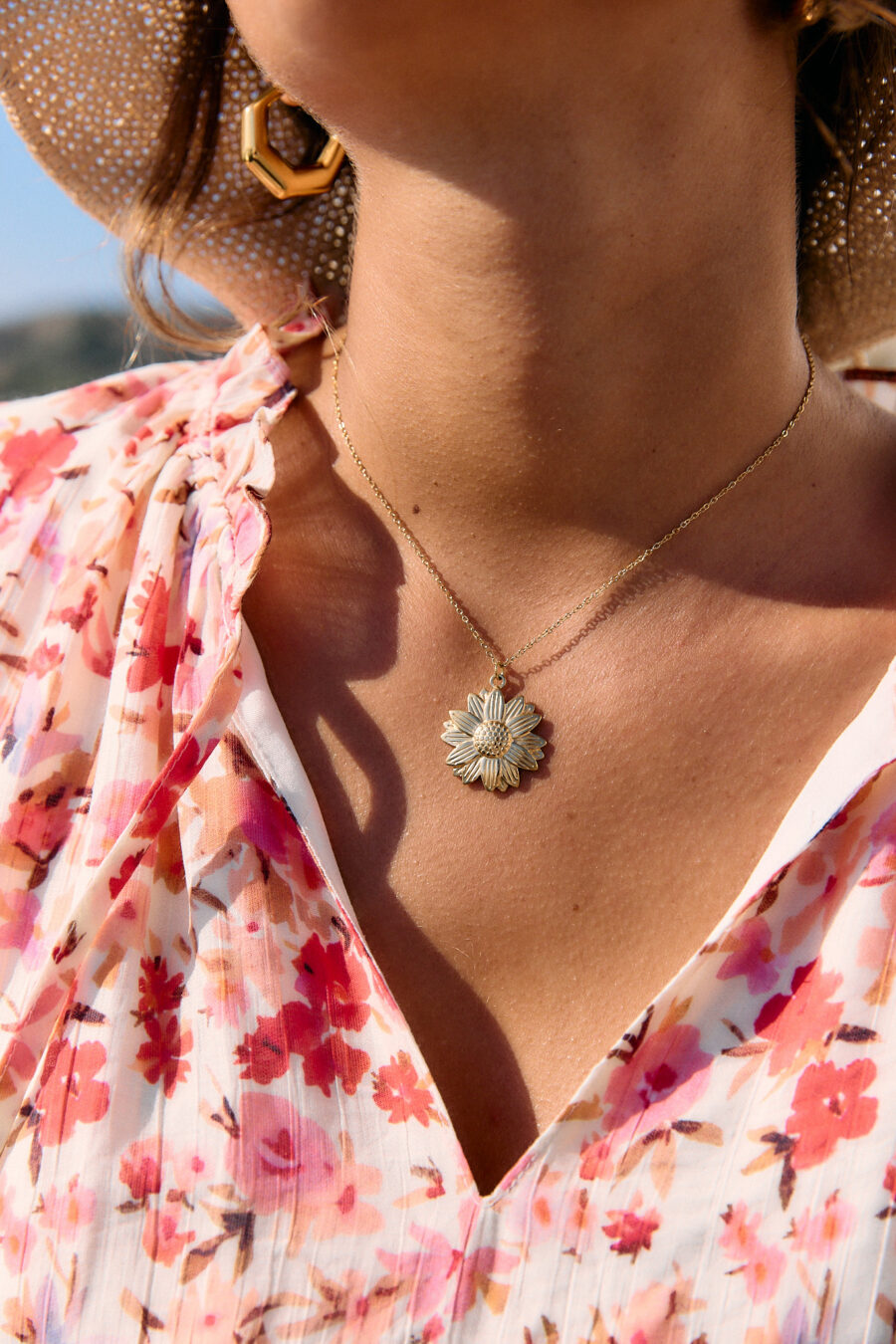 Collier femme doré chaînette - médaillon fleur - Sahoma