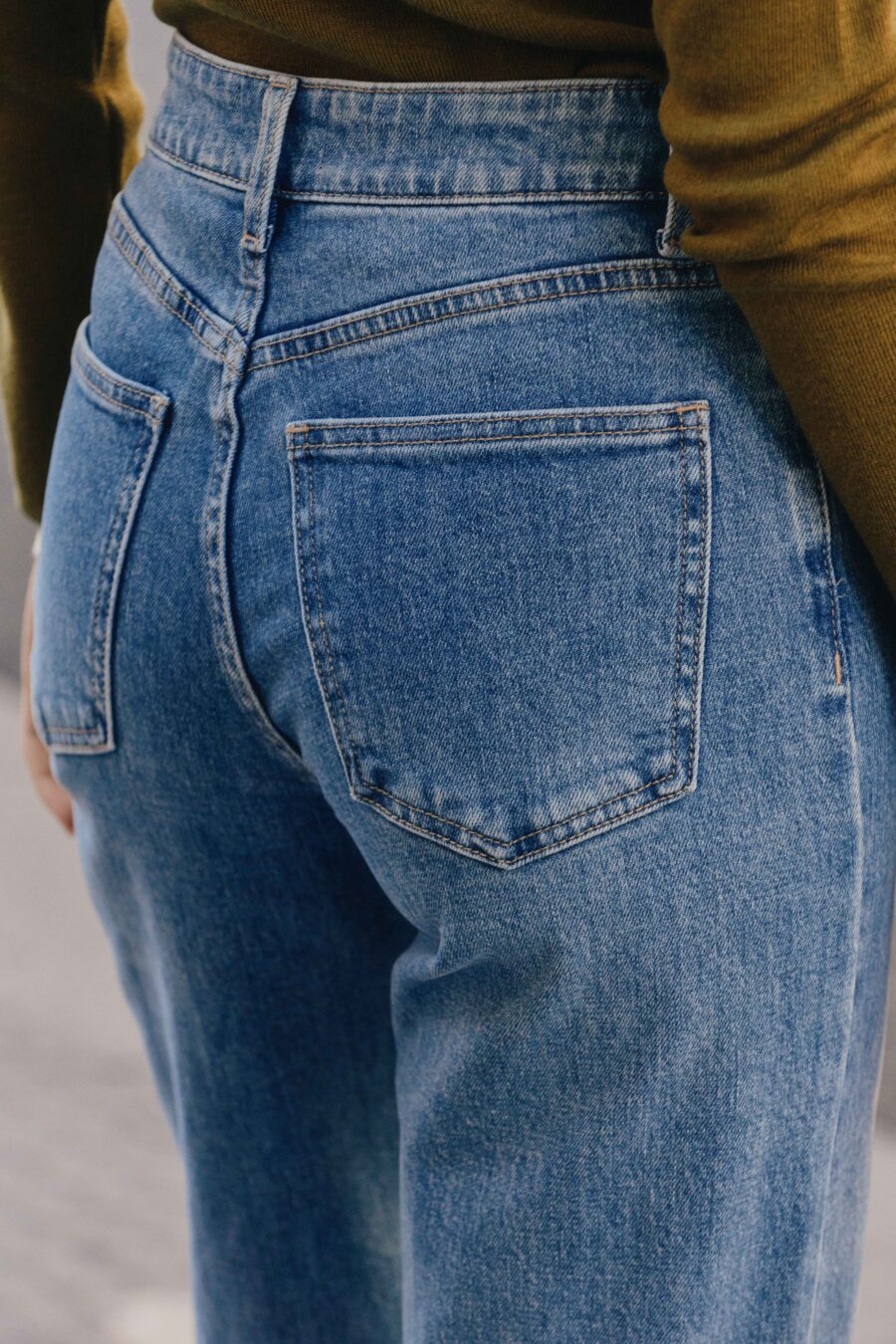 Jean bleu taille haute à coupe évasée | Sahoma