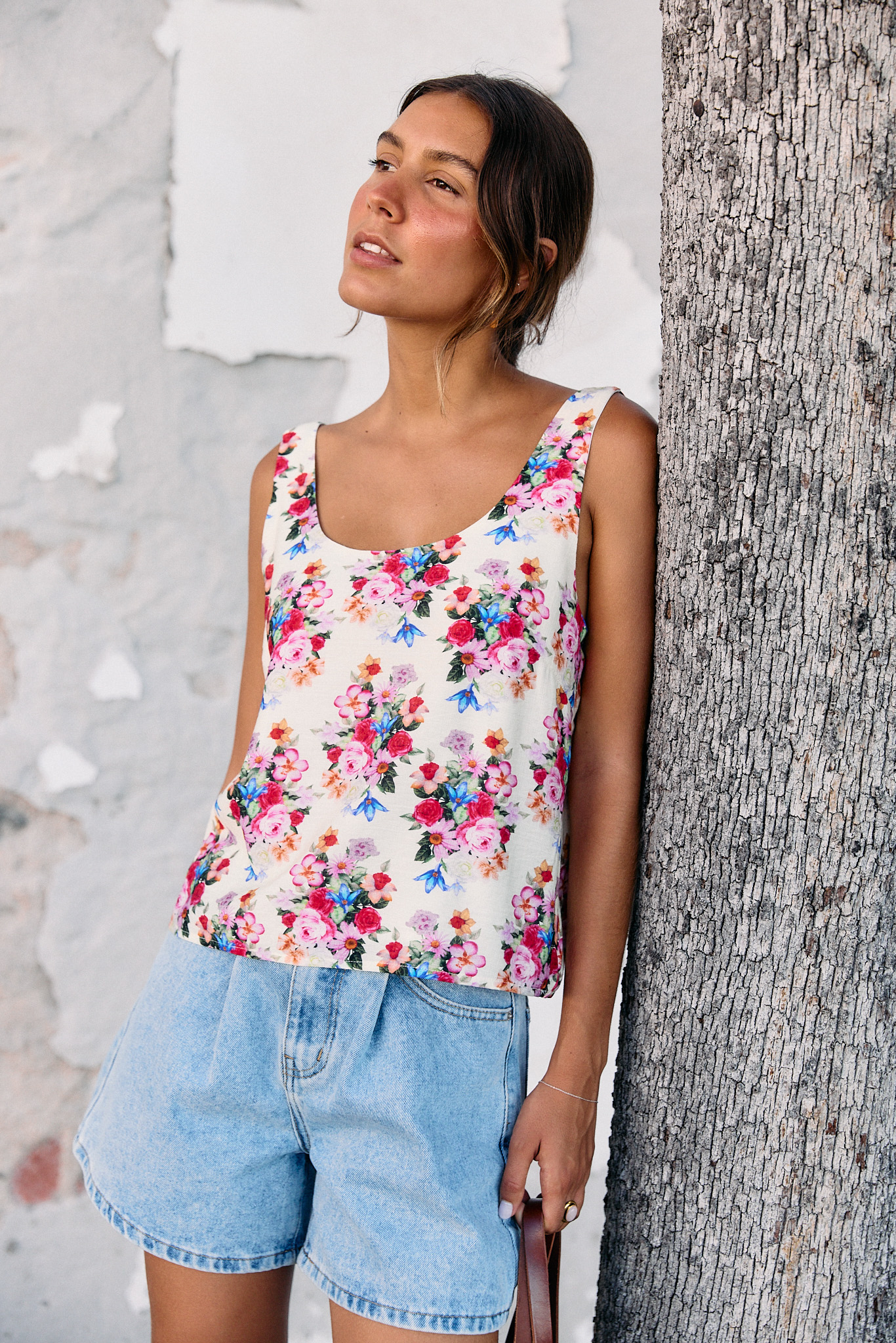 top-cleodia-fleuri-sahoma-00003 Top femme fluide - dos croisé ouvert - imprimé fleuri