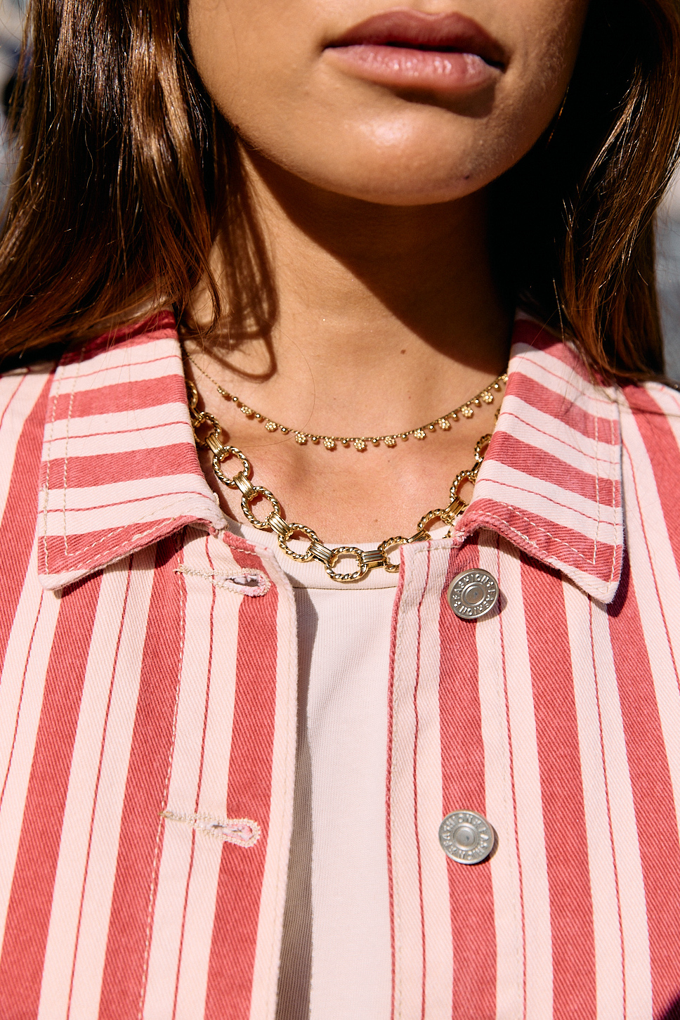 veste-gaelle-rose-sahoma-5 Veste femme en jean courte - motif rose framboise et écru - Coupe droite - Sahoma