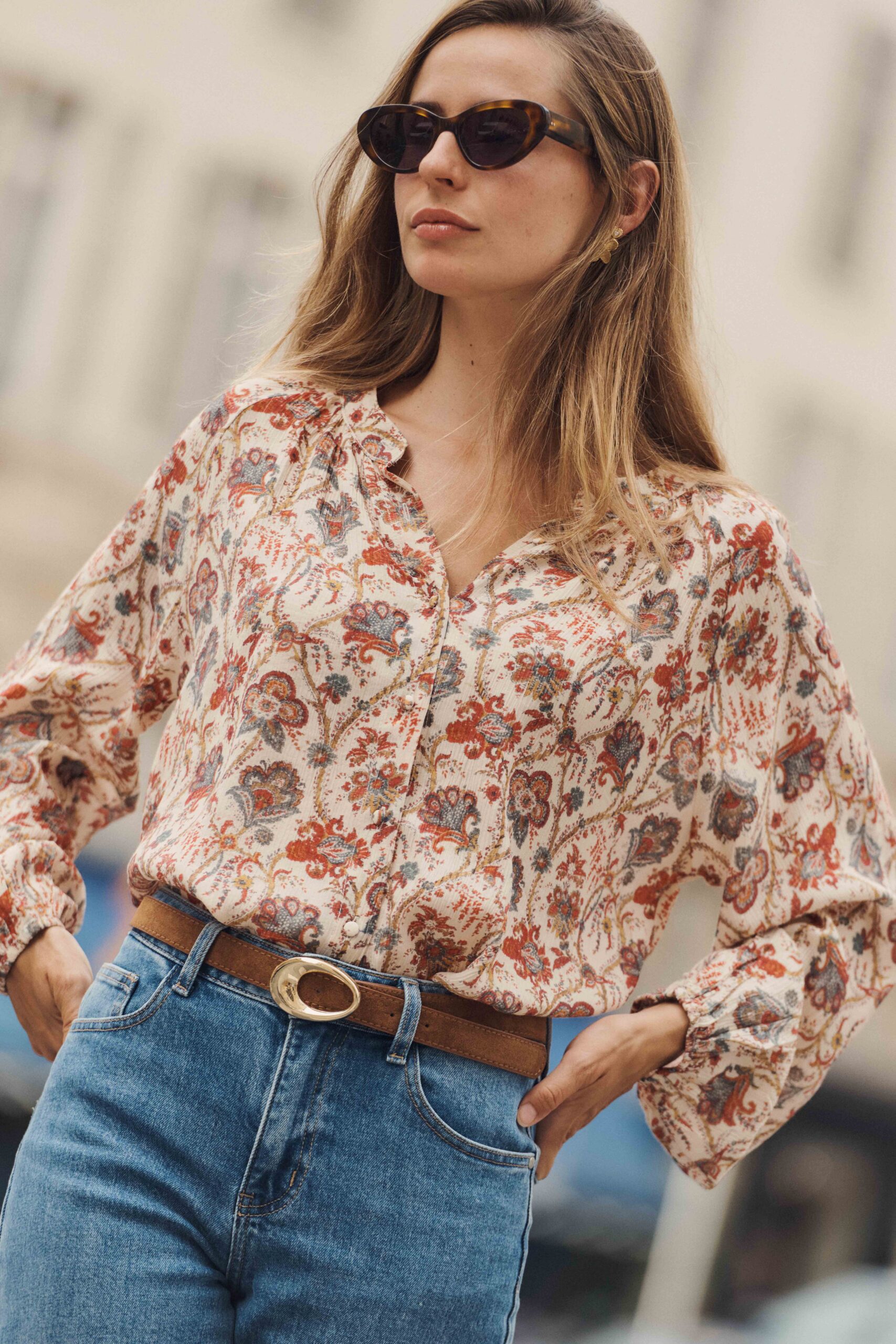 blouse-adela-rouge-sahoma3 Blouse femme à motifs cachemire floral | manches longues | col rond | coupe ample et fluide