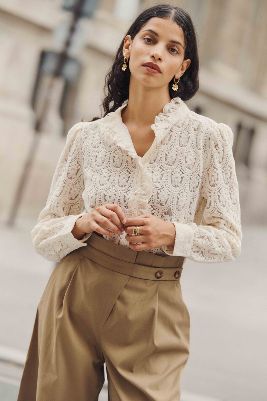 Chemise femme en dentelle écrue à manches longues | semi-transparente | Sahoma