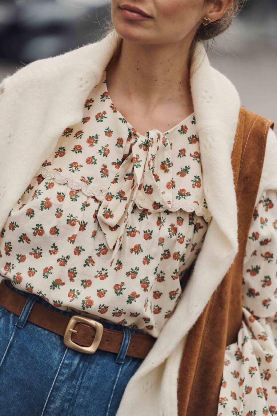 Blouse femme écrue à imprimé fleuri | Col Claudine extra large | Sahoma