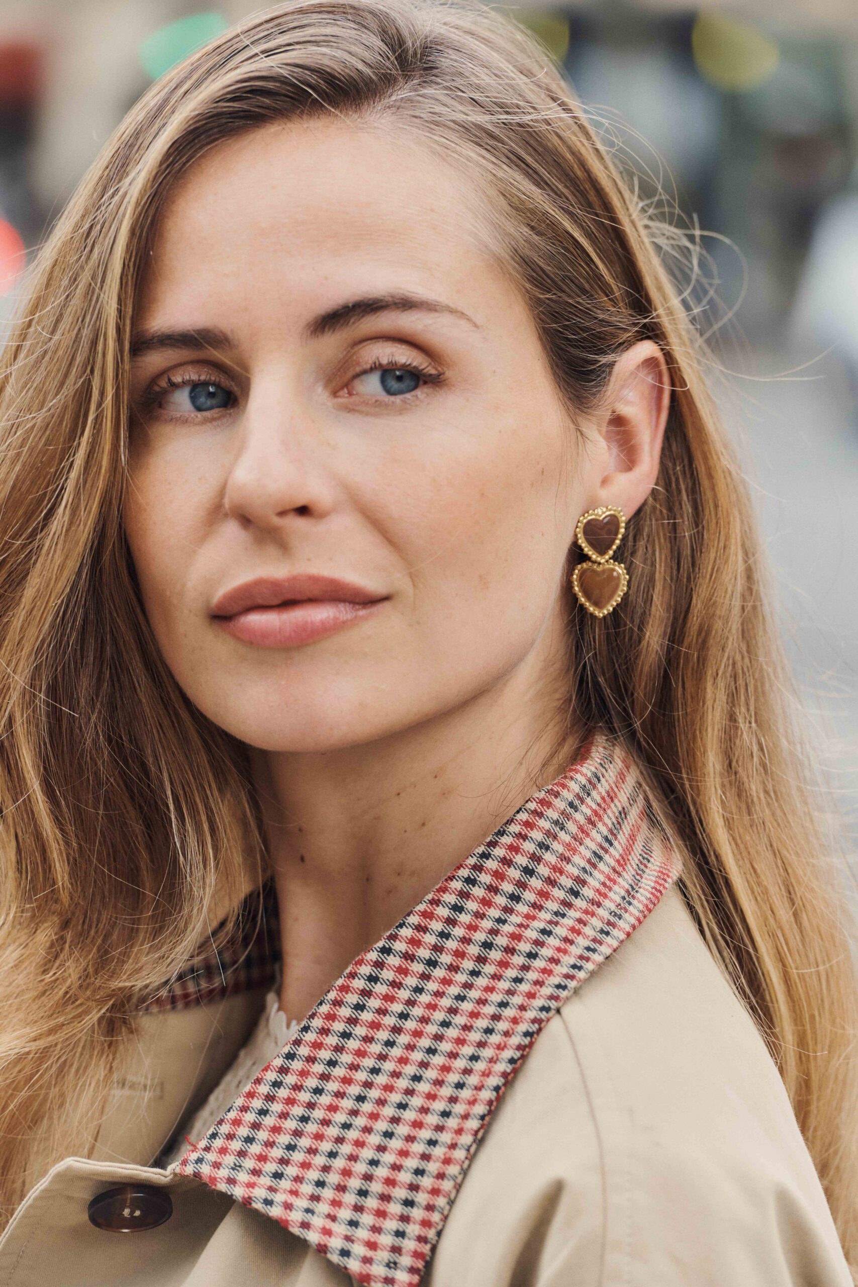 Boucles d'oreilles dorées et marrons pendantes pour femme et oreilles percées | forme coeur | Sahoma