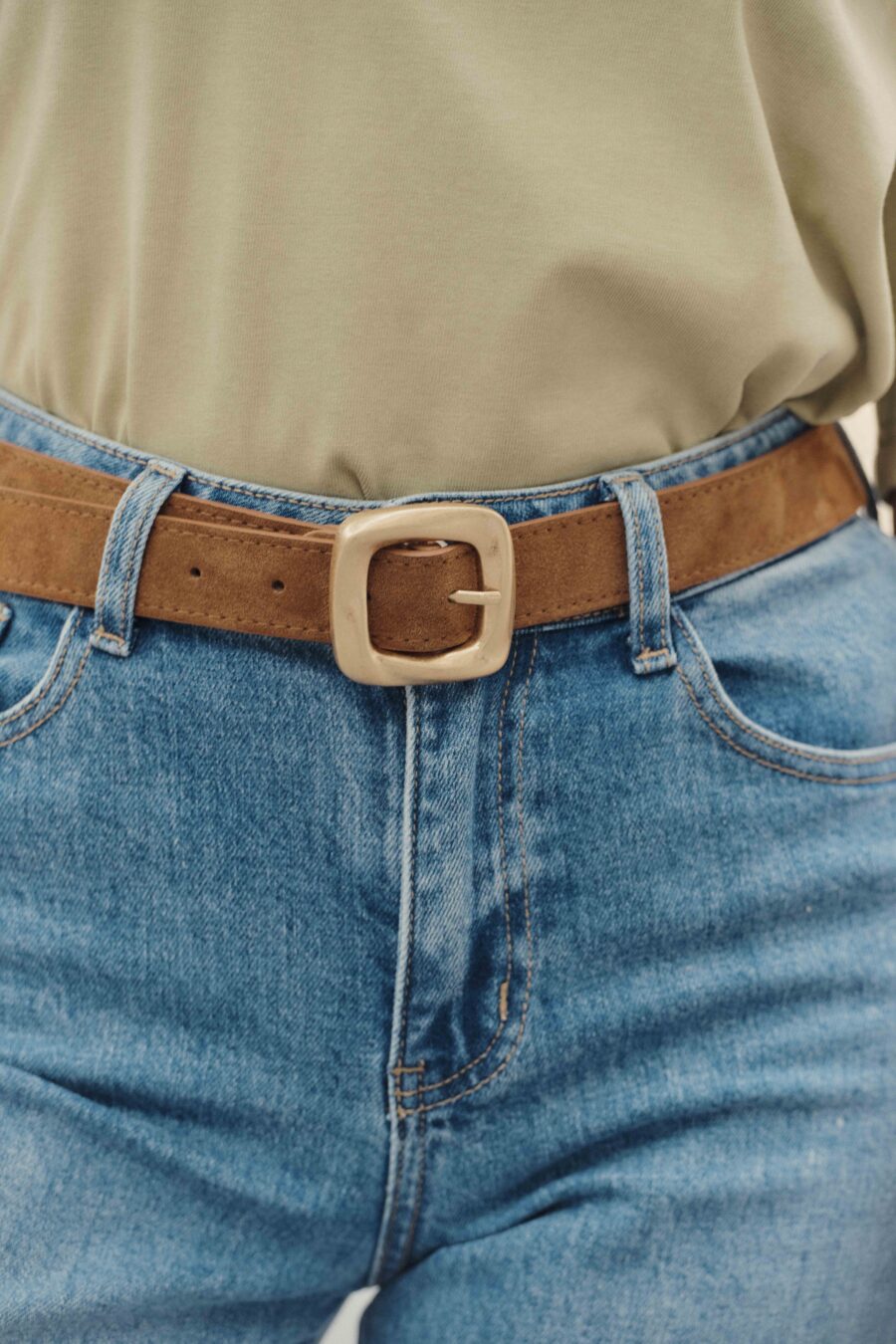 Ceinture femme ajustable en cuir camel avec boucle dorée - 5 trous | Sahoma