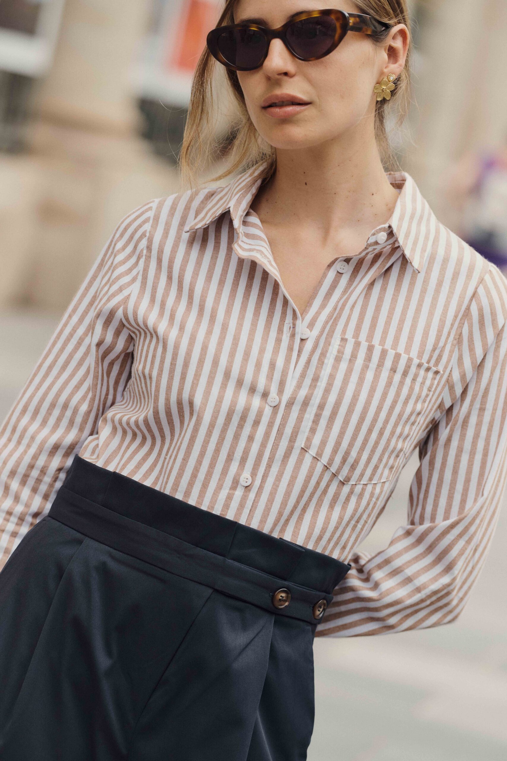 chemise-honore-marron-sahoma-00002 Chemise rayée femme tom Boy marron et blanche, manches longues et col revers | Sahoma