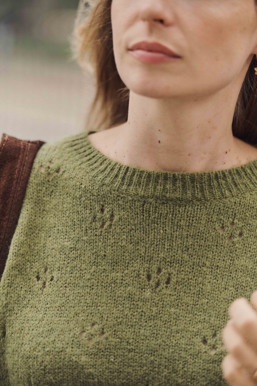 Pull pour femme en maille ajouré vert kaki | manches longues | Sahoma