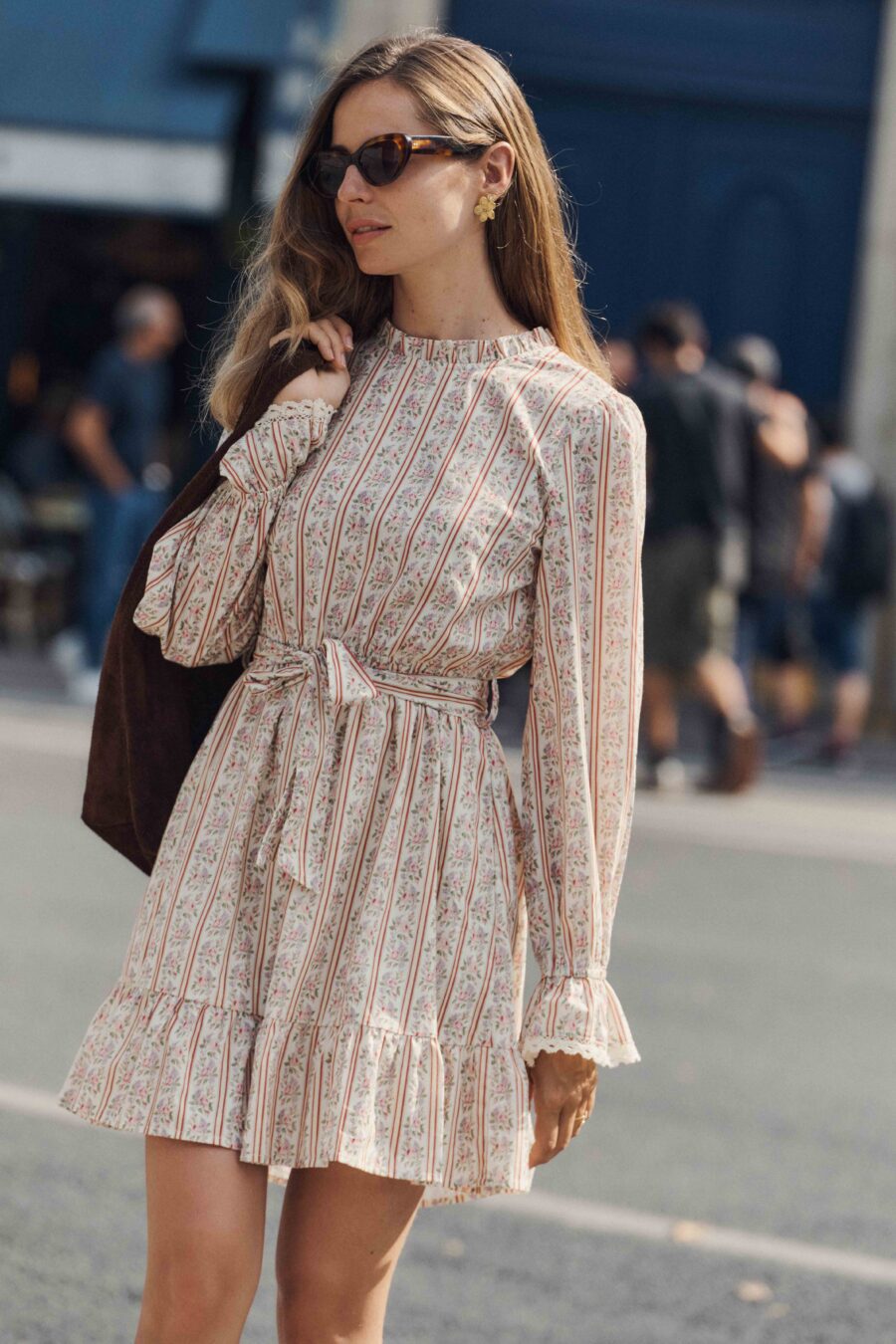 Robe femme courte beige imprimé fleuri à manches longues | col rond | Sahoma