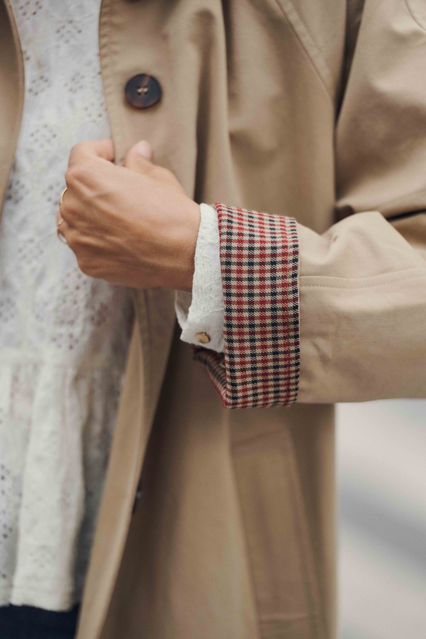 trench-robin-beige-sahoma-02 Trench femme coupe longue | beige camel | Élégant et déperlant | Sahoma