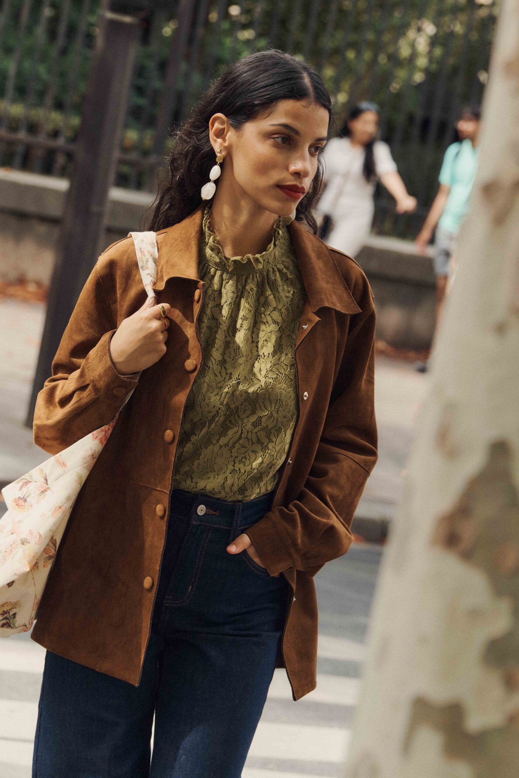 Veste femme en suédine camel | chic et décontractée pour l’automne | Sahoma