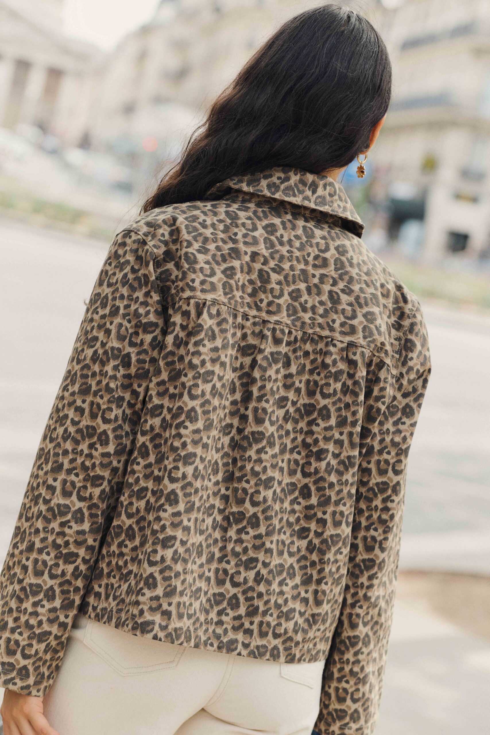 veste-maryse-leopard-sahoma-00005 Veste femme en jean courte imprimé léopard - Coupe droite | Sahoma