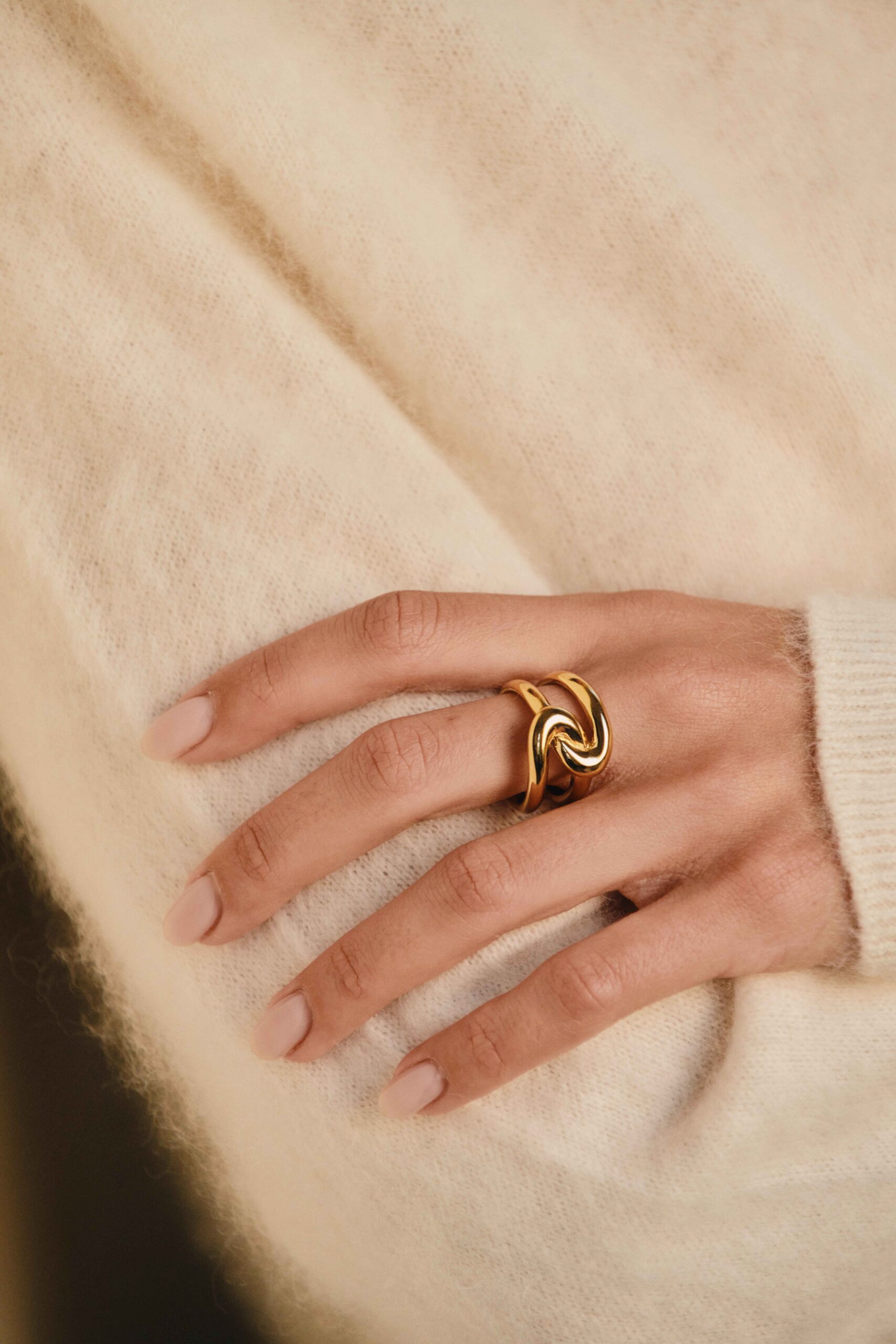 Bague Lovisa pour femme double anneau doré entrelacé | Sahoma