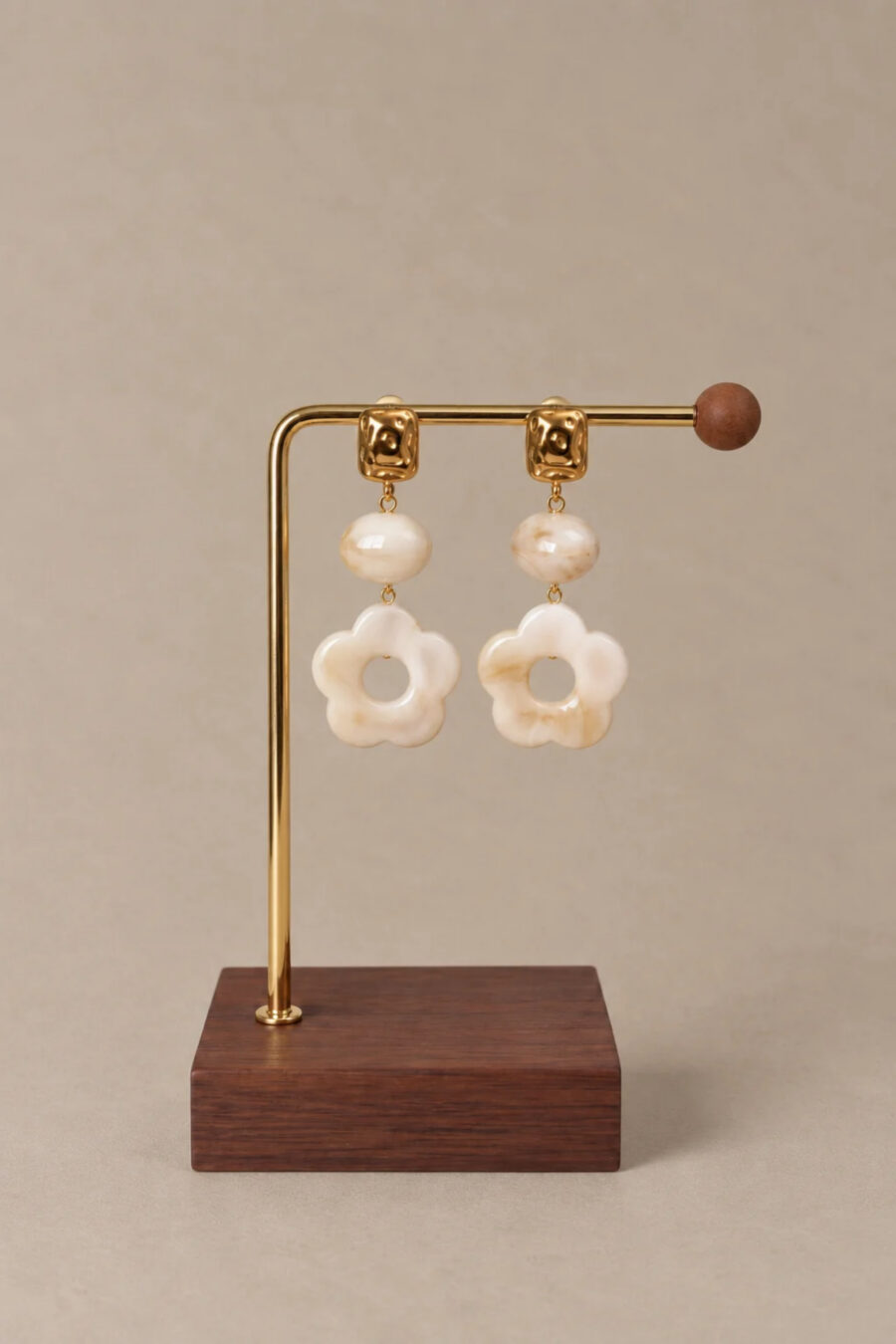 Boucles d’oreilles forme fleur effet marbré - couleur beige ivoire - acier inoxydable | Sahoma