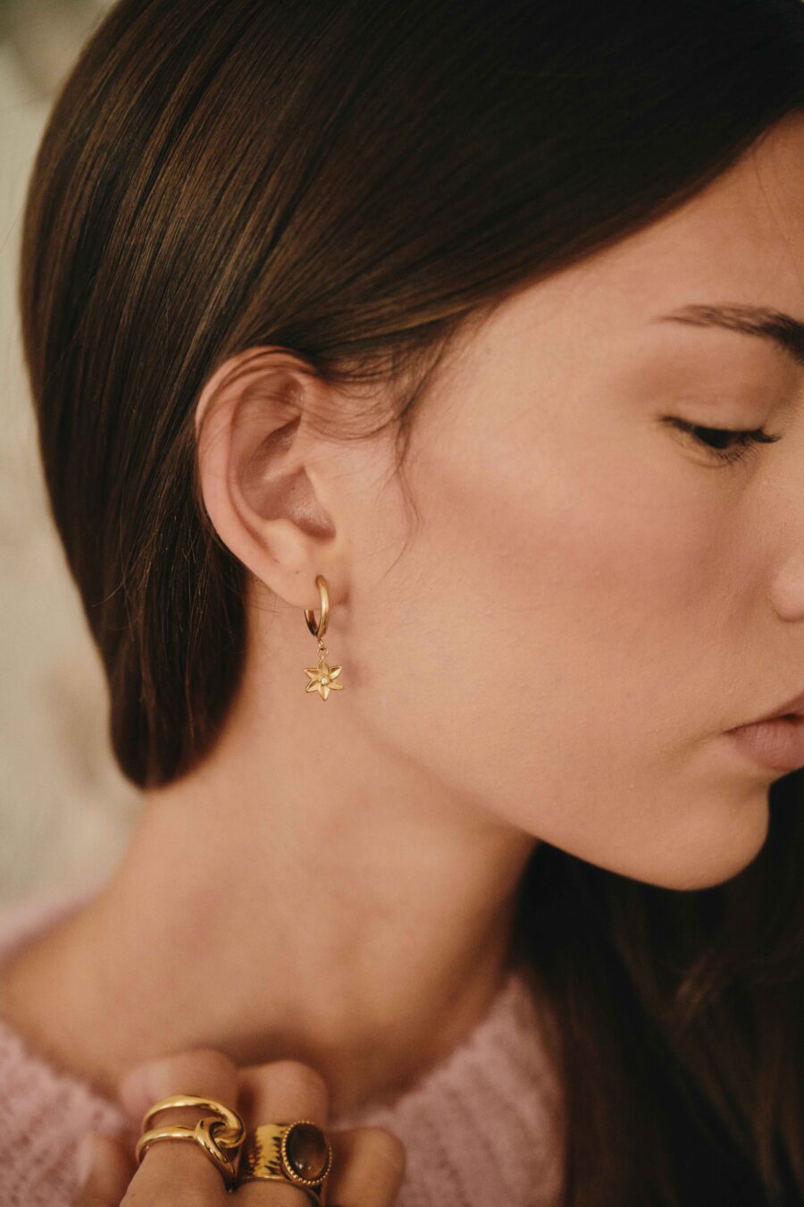 Mini boucles d’oreilles créoles dorées à pendentif étoile - acier inoxydable | Sahoma