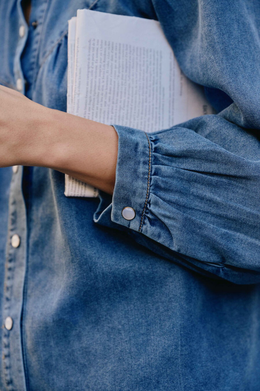 Chemise femme en jean bleu foncé | manches longues | intemporel | Sahoma