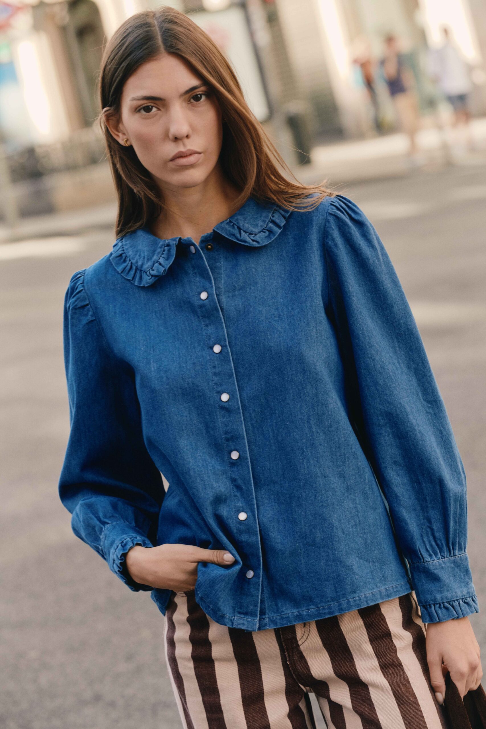 chemise-vicky-bleue-sahoma-1 Chemise femme en jean bleu foncé | manches longues | intemporel | Sahoma