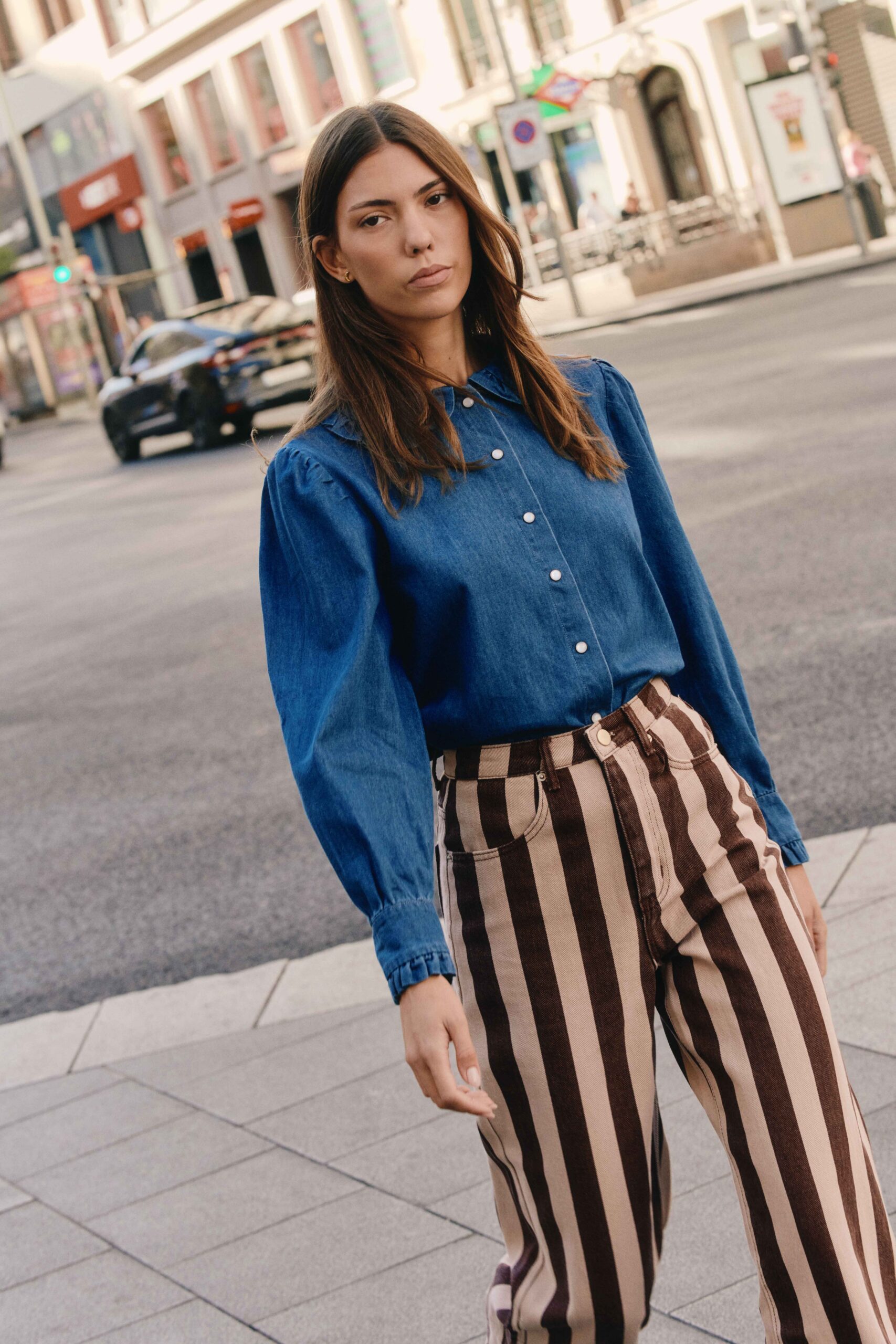 chemise-vicky-bleue-sahoma-5 Chemise femme en jean bleu foncé | manches longues | intemporel | Sahoma