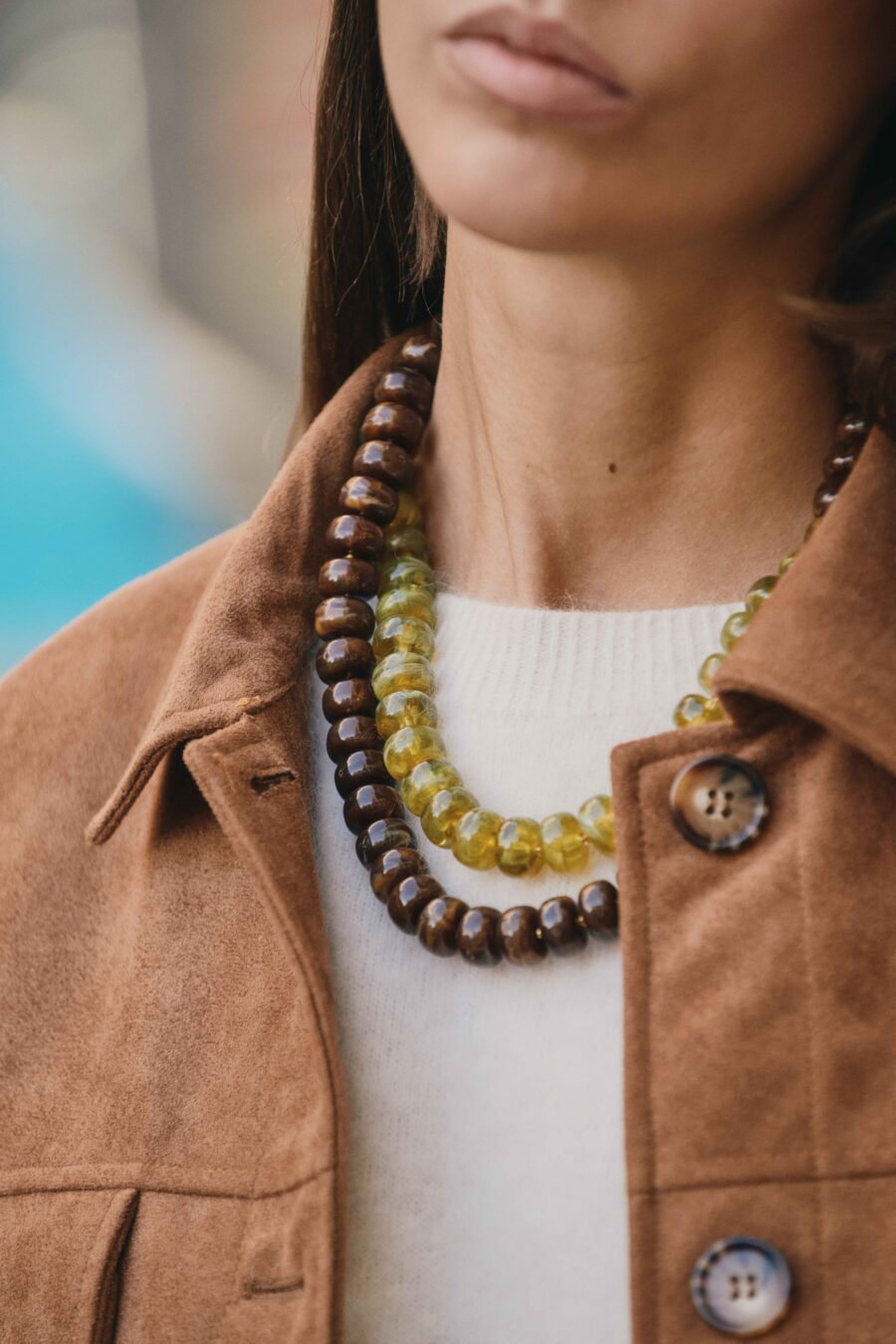 Collier femme au style organique et pierres marron | Bijou tendance aux tons naturels et dorés | Sahoma