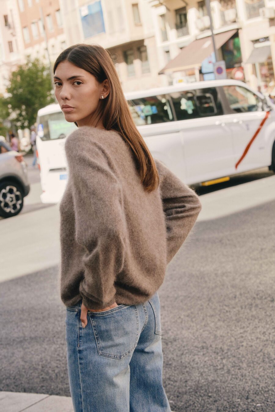 Gilet femme en maille douce uni taupe | col V | manches longues et laine chaude | Sahoma