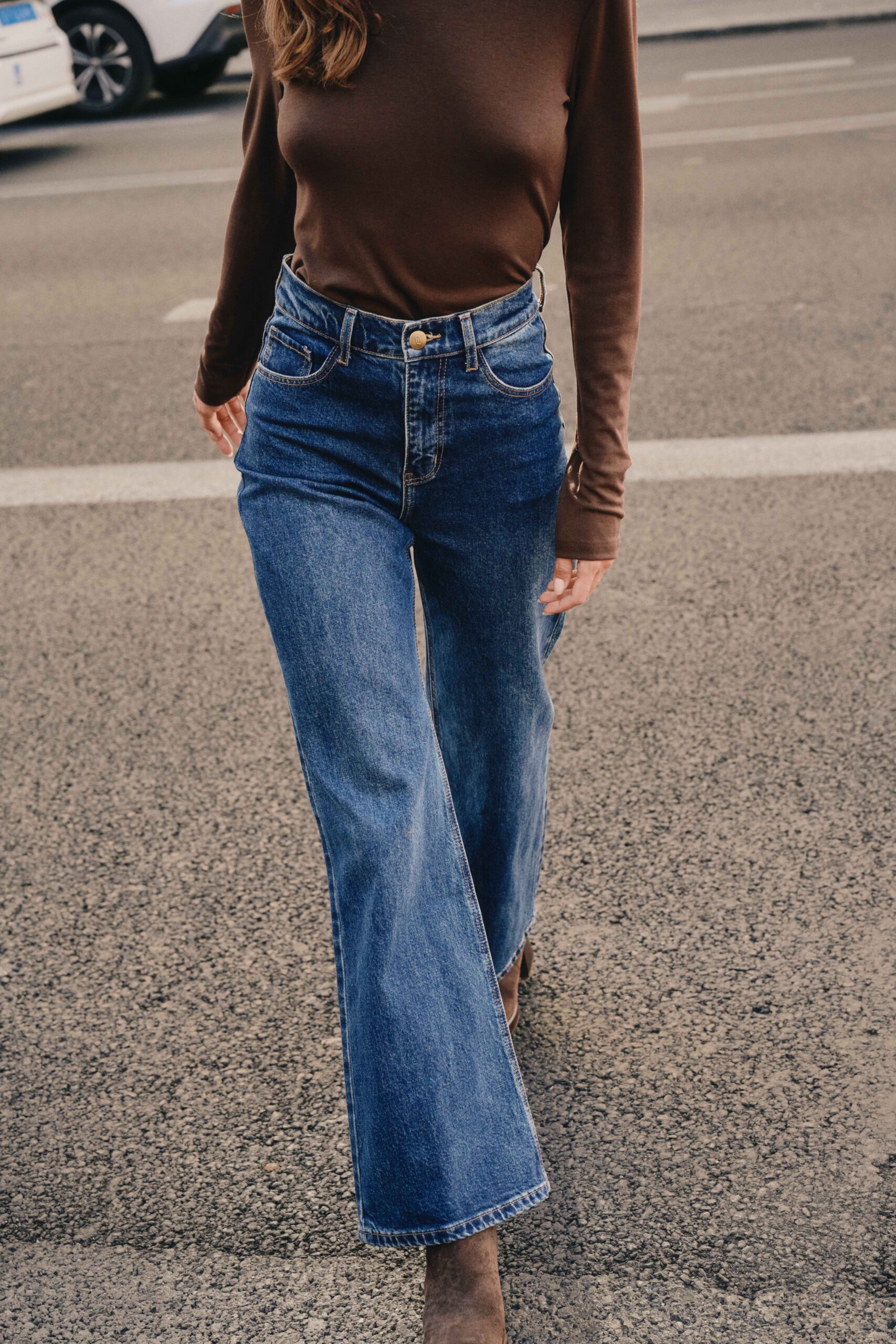 jean-dario-bleu-brut-sahoma-1 Sahoma | Jean femme taille haute | coupe flare | denim bleu foncé