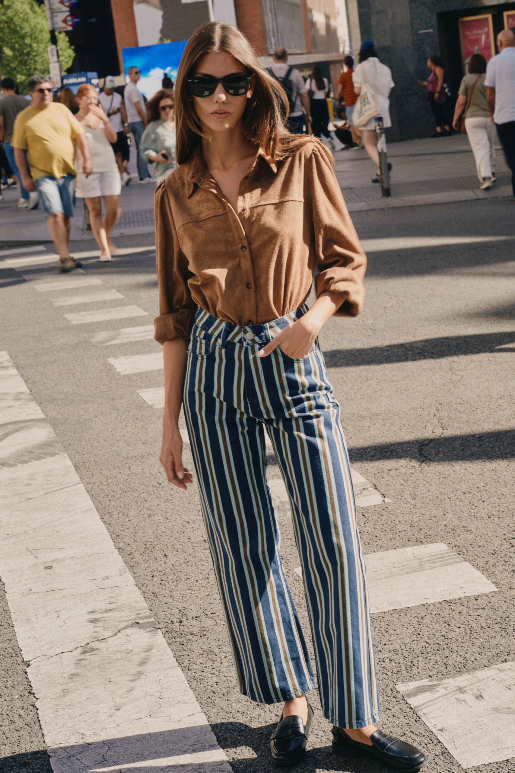 Jean femme à rayures épaisses | bleu et marron | taille haute | coupe droite et jambes larges | Sahoma