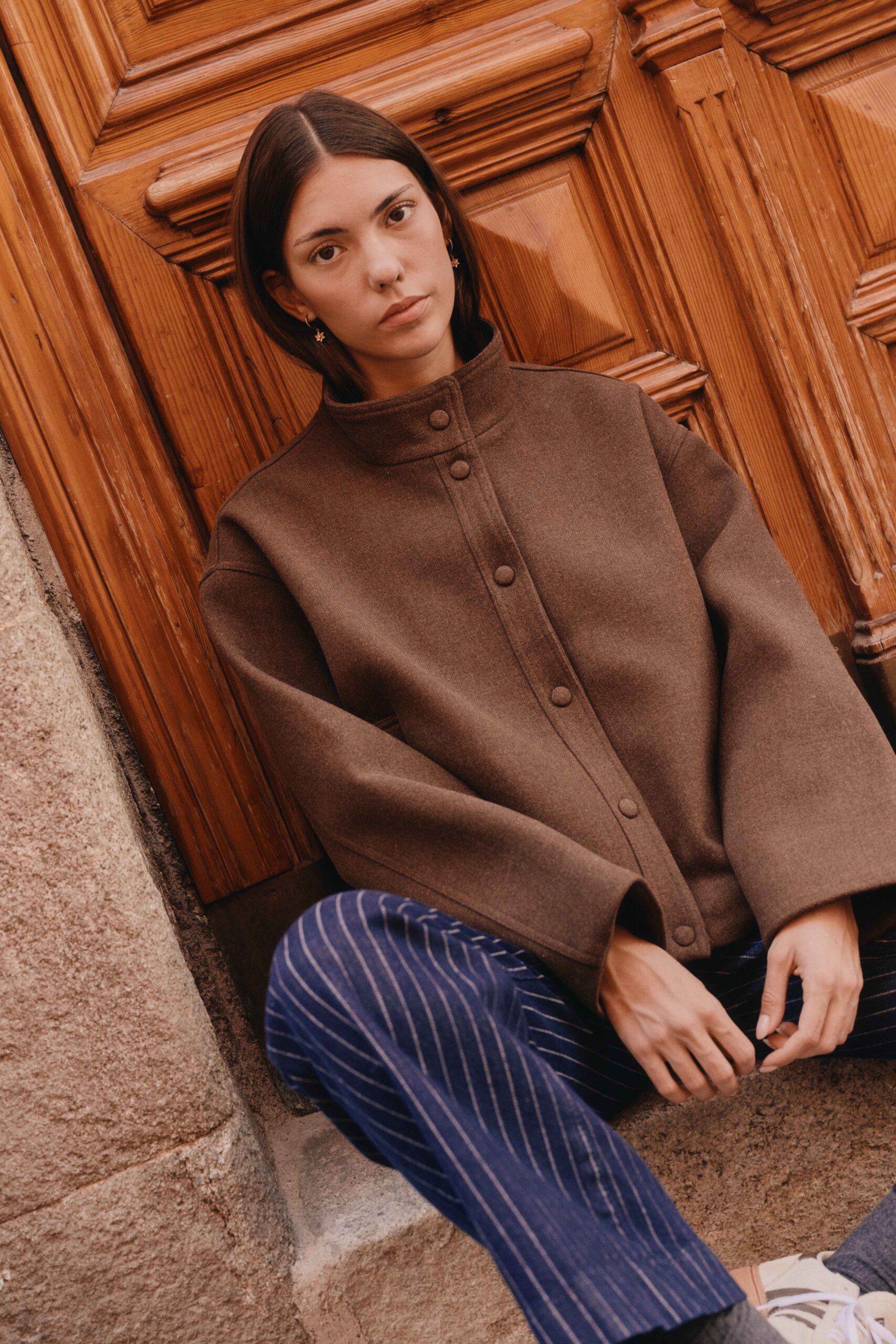 manteau-cesario-marron-sahoma-5 Veste courte marron chocolat à col montant | Sahoma