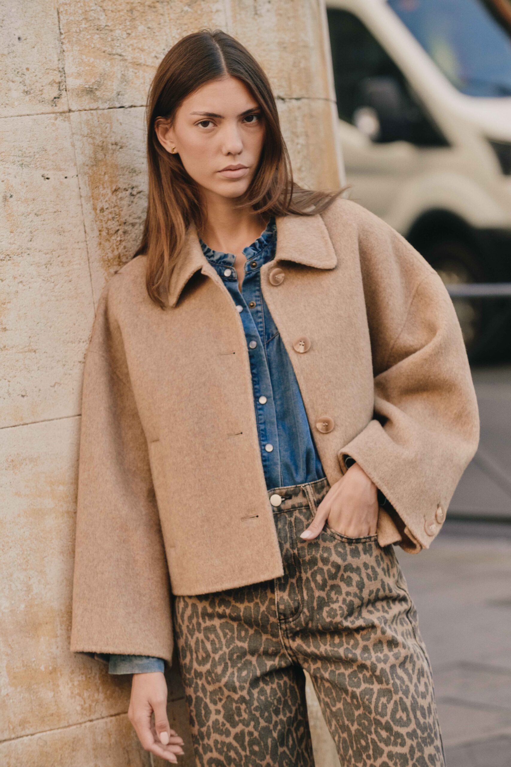 manteau-court-senan-taupe-sahoma-13 Veste - manteau de femme court taupe | laine et cahemire | élégant - parfait pour la mi-saison | Sahoma
