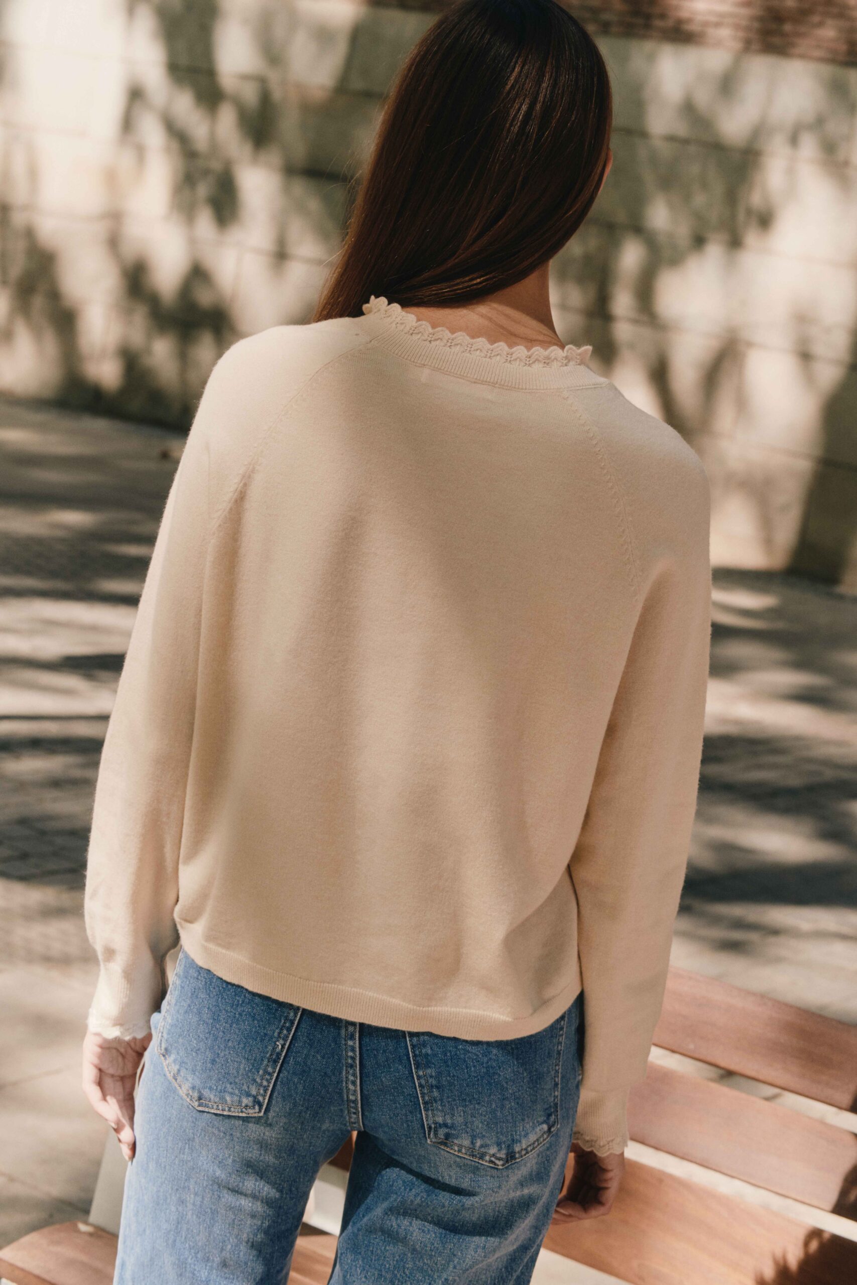 pull-ari-beige-sahoma-4 Pull fin beige en maille douce avec cachemire | Sahoma