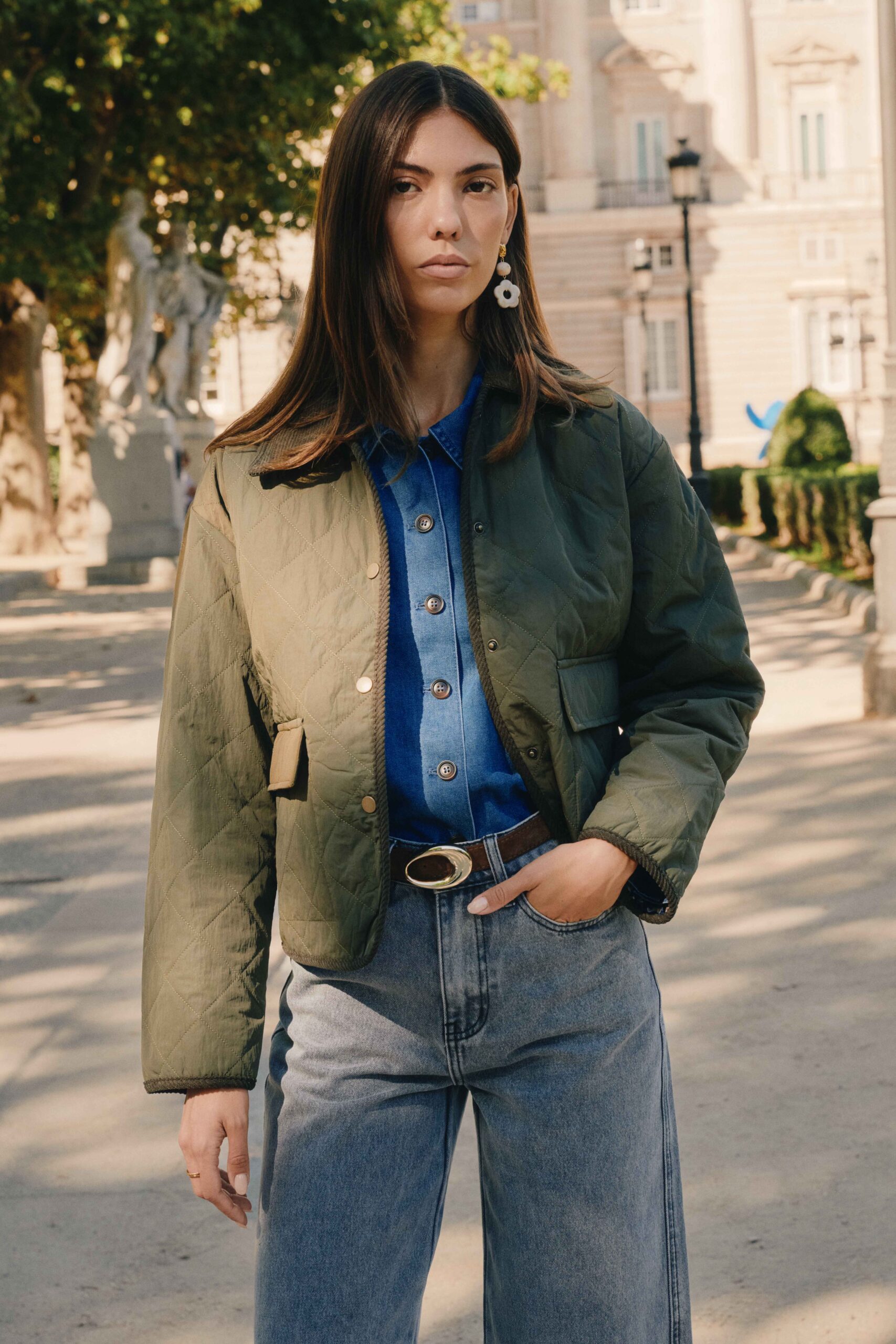 Veste femme matelassée Faustine vert kaki | Style casual avec doublure imprimée petits carreaux et col revers en velours côtelé marron | Sahoma