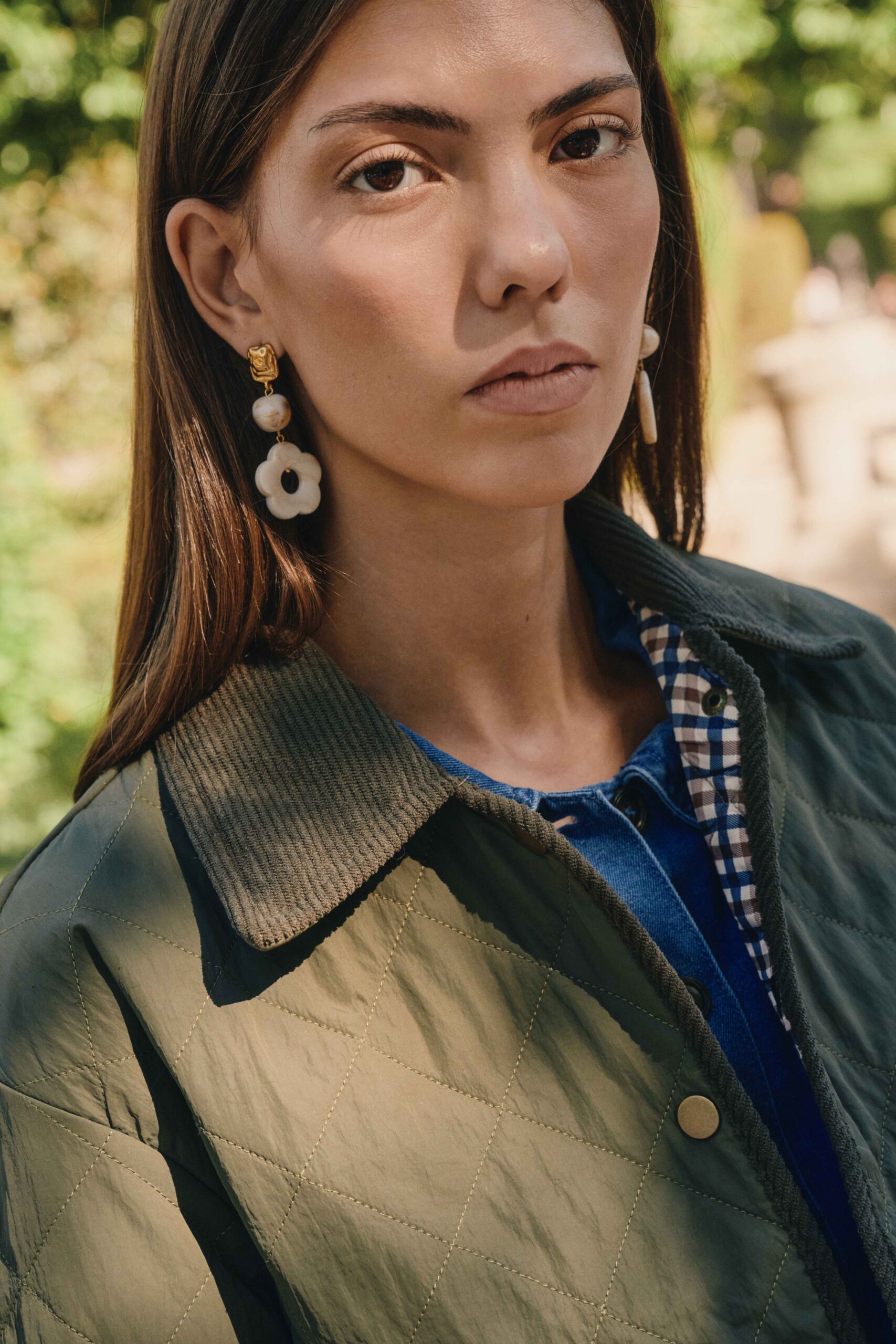 veste-faustine-kaki-sahoma-2 Veste femme matelassée Faustine vert kaki | Style casual avec doublure imprimée petits carreaux et col revers en velours côtelé marron | Sahoma