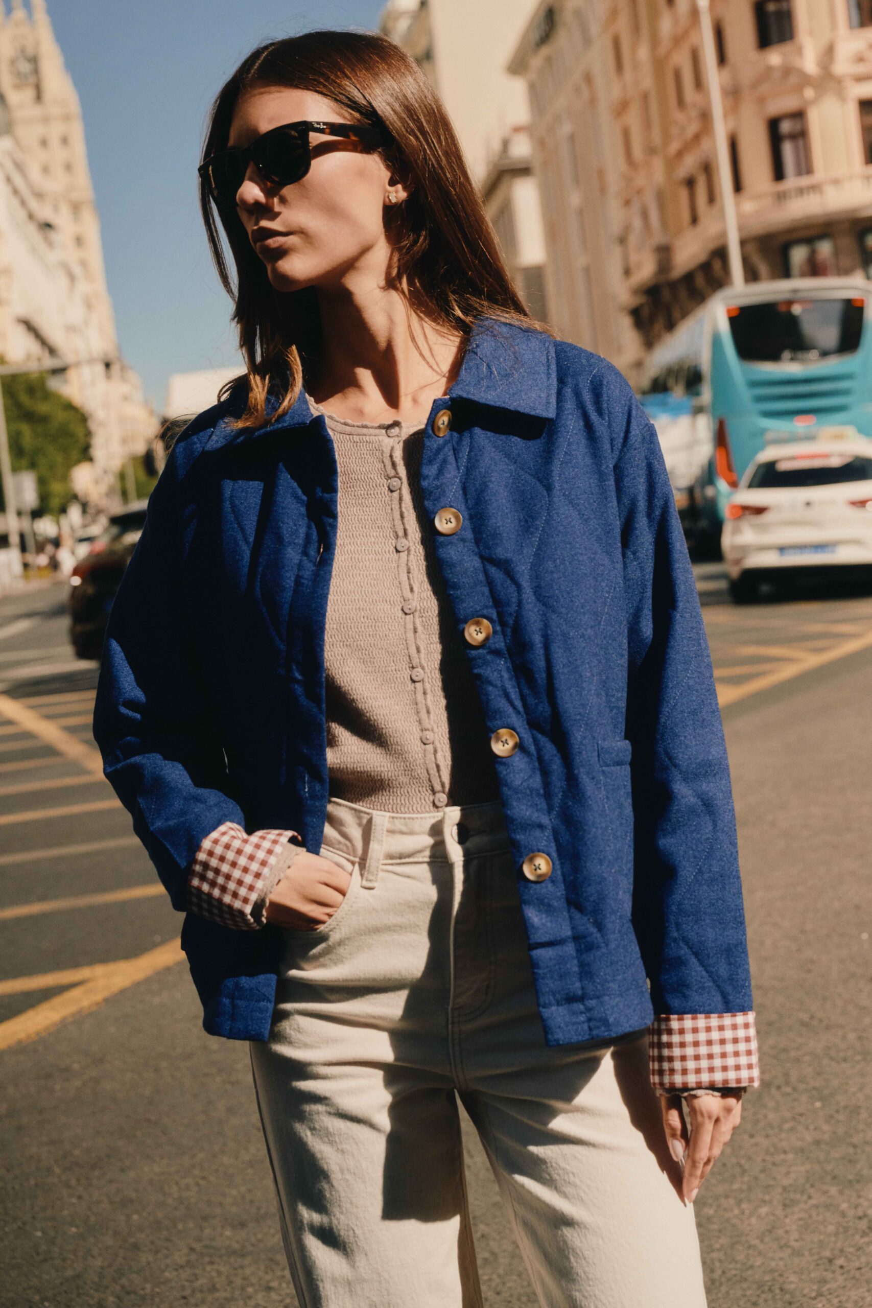 Sahoma | Veste matelassée courte pour femme bleu marine | manches longues et col classique